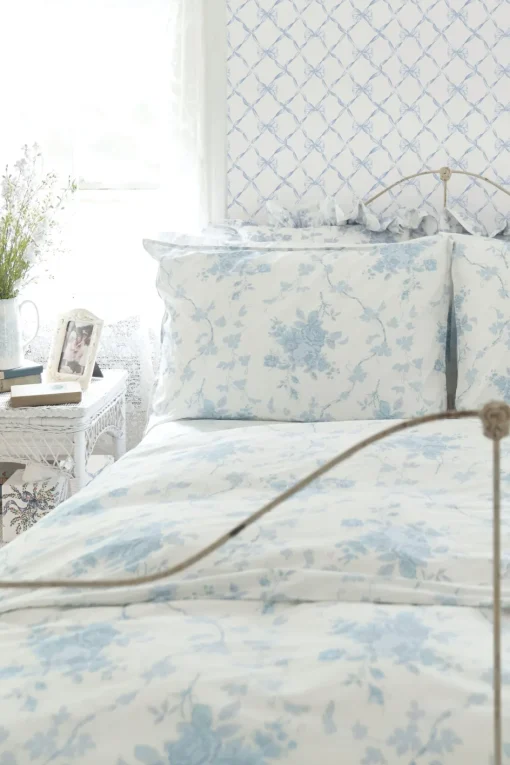 LoveShackFancy Baby Bow Wallpaper