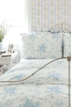 LoveShackFancy Blooming Heirloom Wallpaper