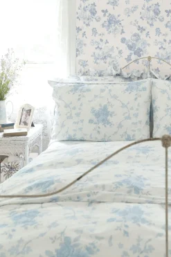 LoveShackFancy Everblooming Rosettes Wallpaper